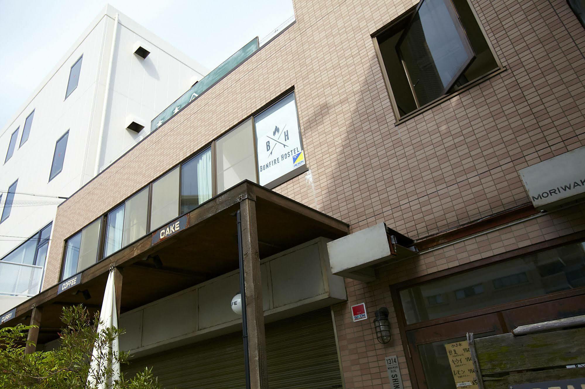 Bonfire Hostel Osaka Exteriör bild