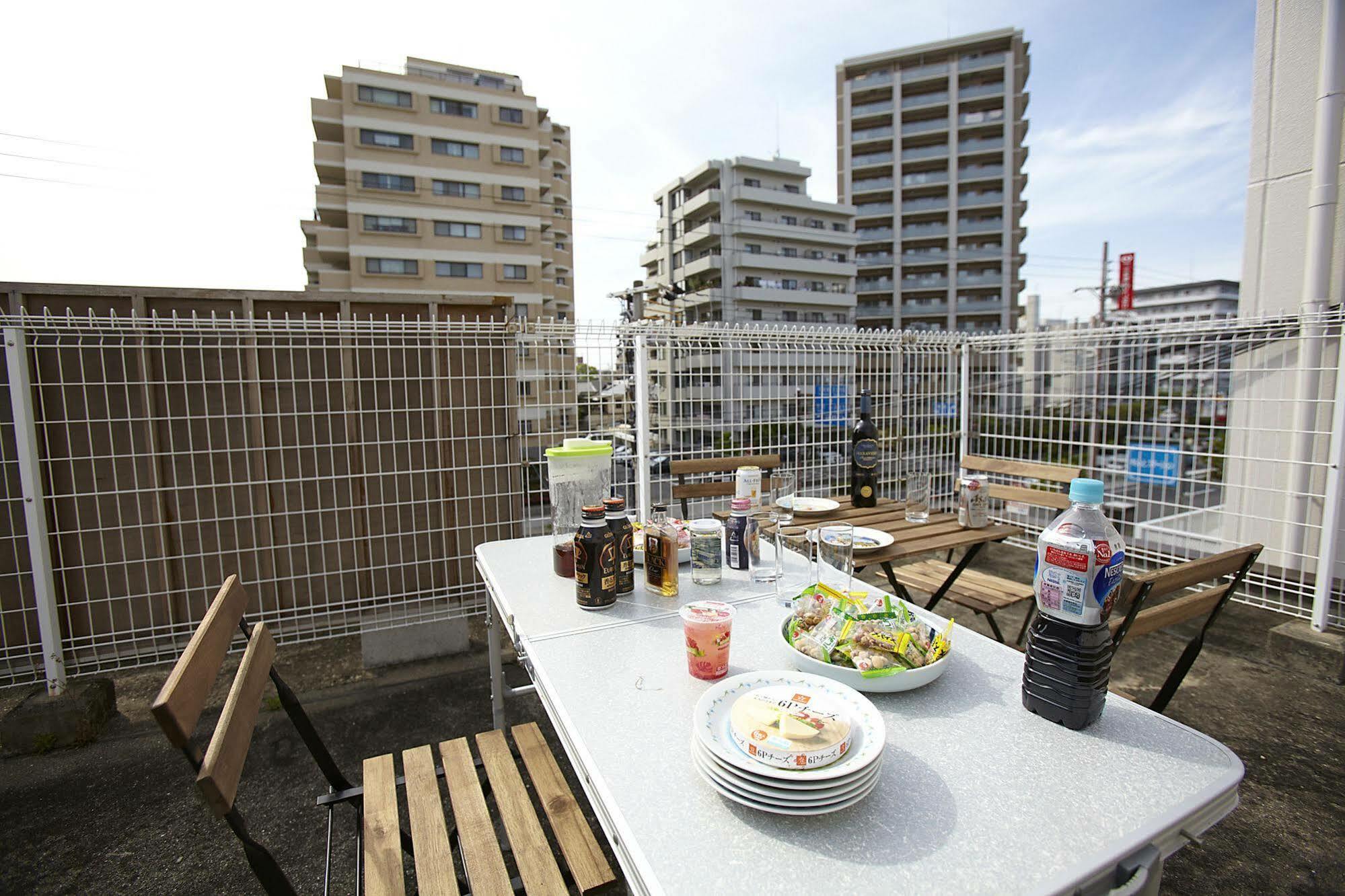 Bonfire Hostel Osaka Exteriör bild