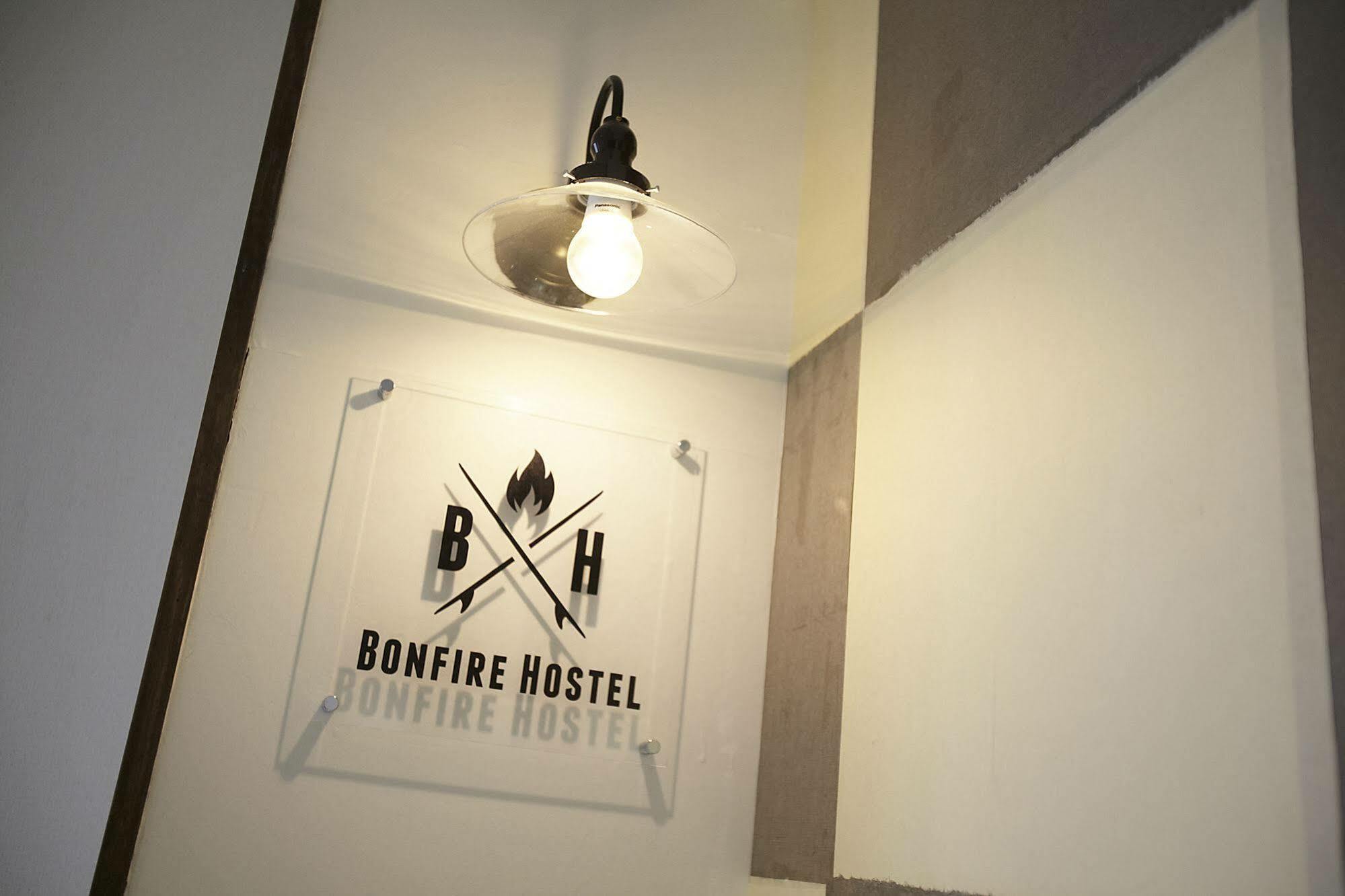Bonfire Hostel Osaka Exteriör bild